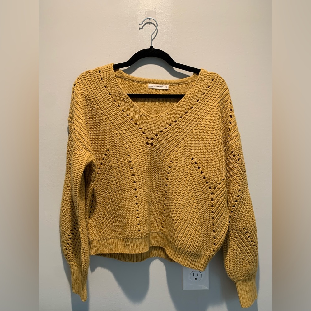Moon & Madison NWOT chunky knit pullover